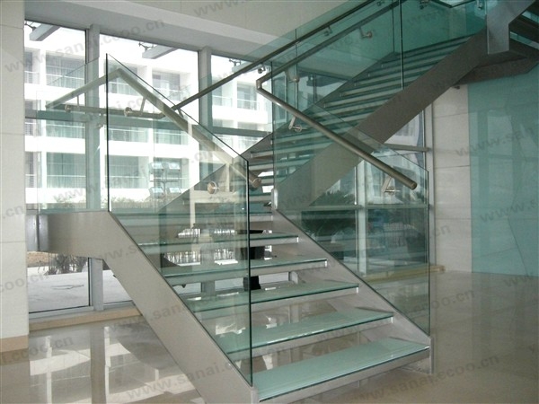 Curtain wall glass
